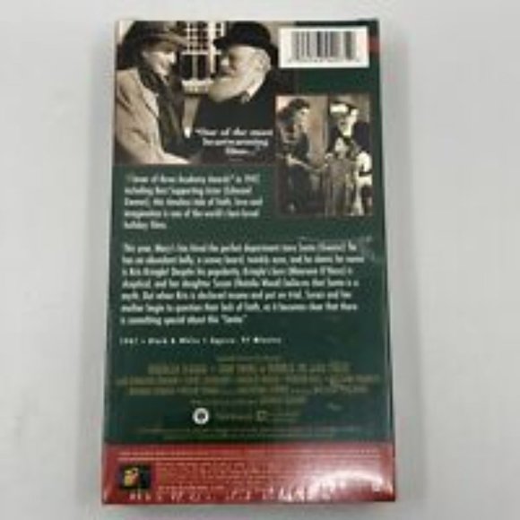 Miracle on 34th Street (VHS, 2001) - Picture 2 of 5